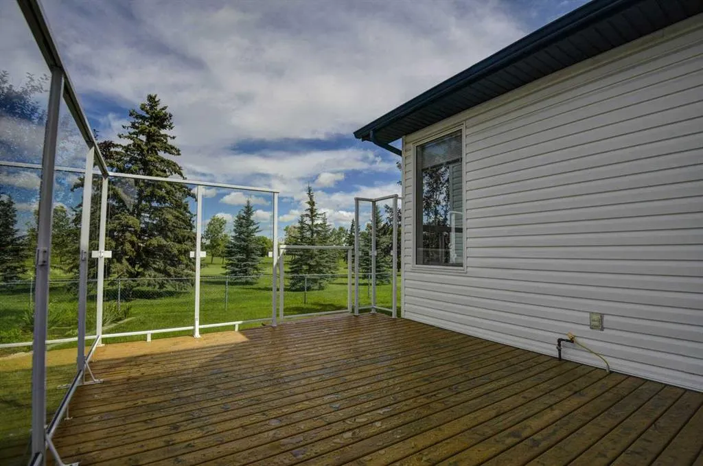 60 Fairways Drive NW