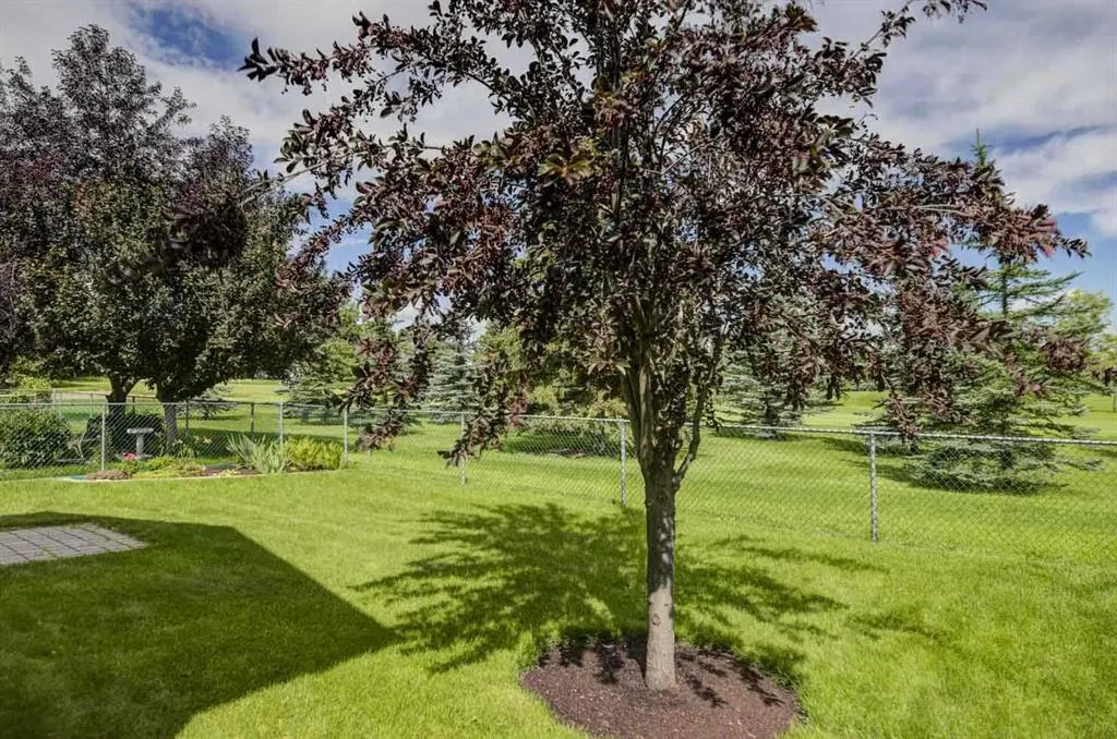 60 Fairways Drive NW