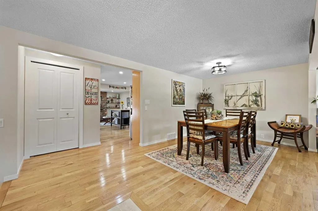 40 Woodbrook Court SW