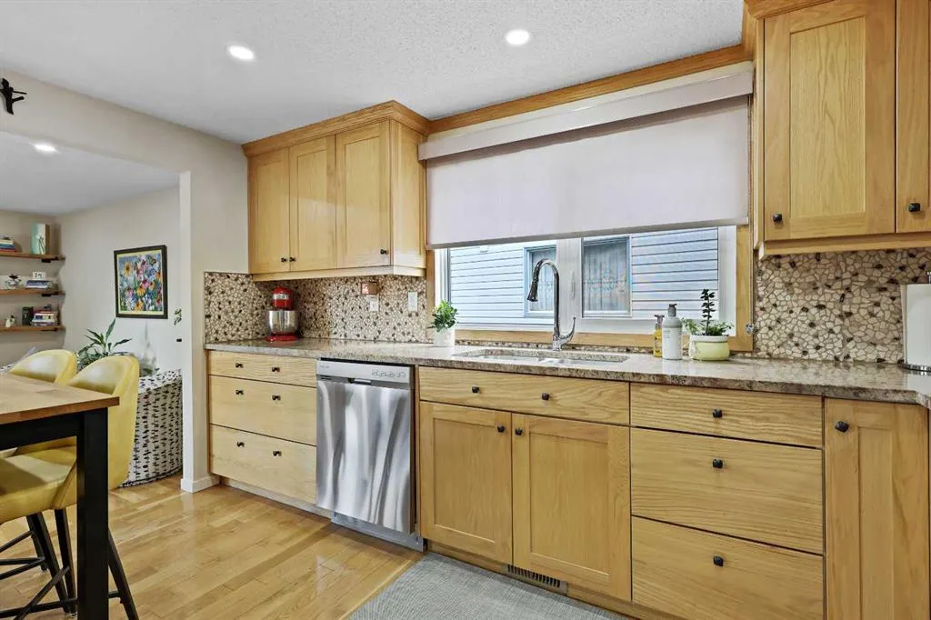 40 Woodbrook Court SW
