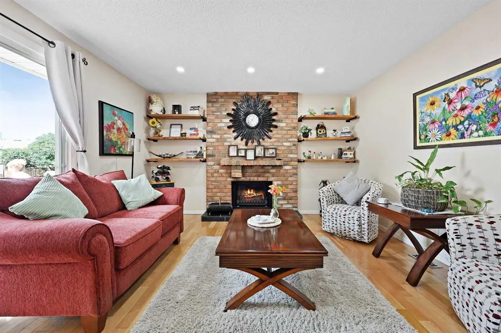 40 Woodbrook Court SW