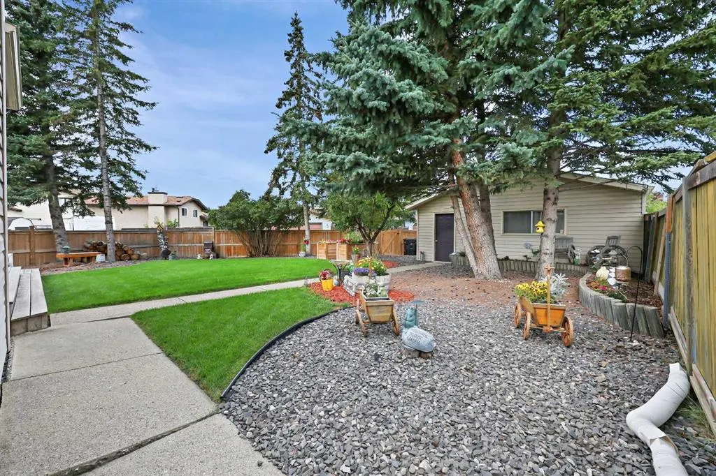 40 Woodbrook Court SW