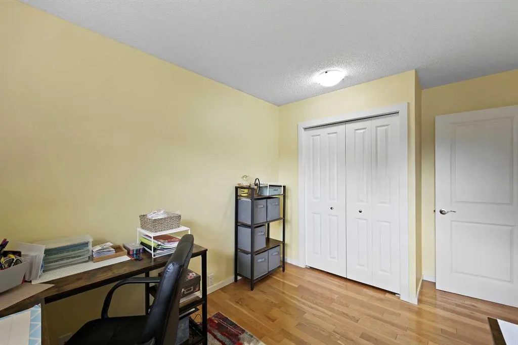 40 Woodbrook Court SW