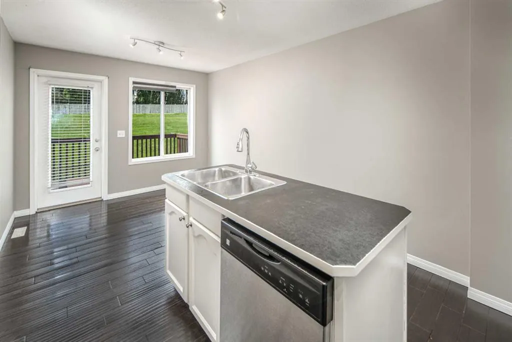 123 Royal Birch Manor NW