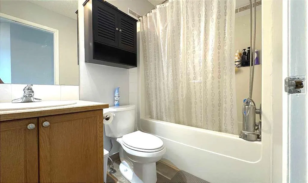 304 Ross Avenue, #8