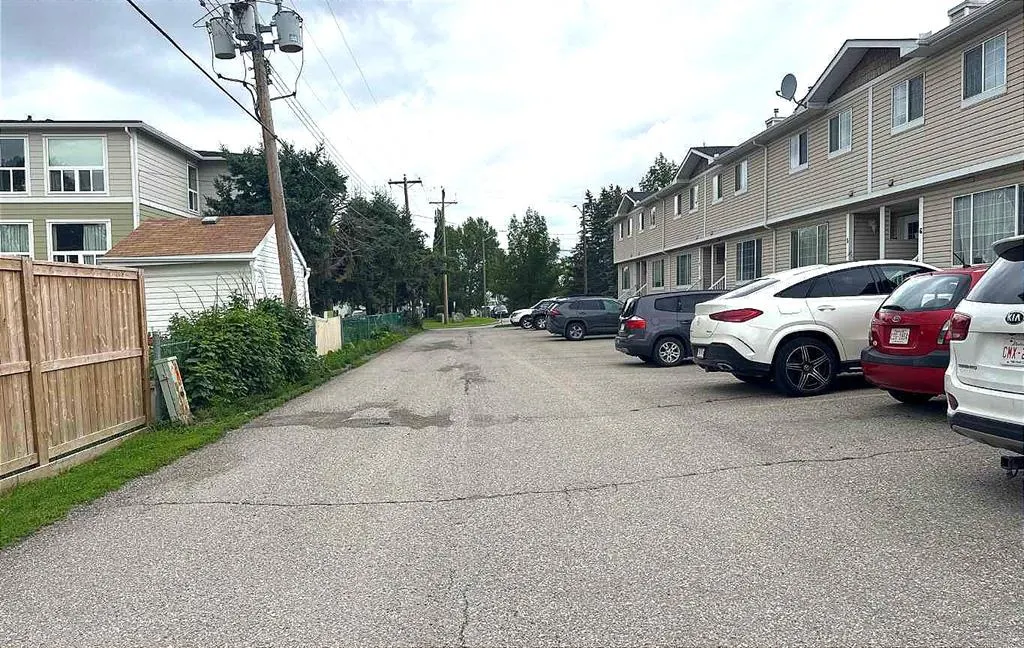 304 Ross Avenue, #8