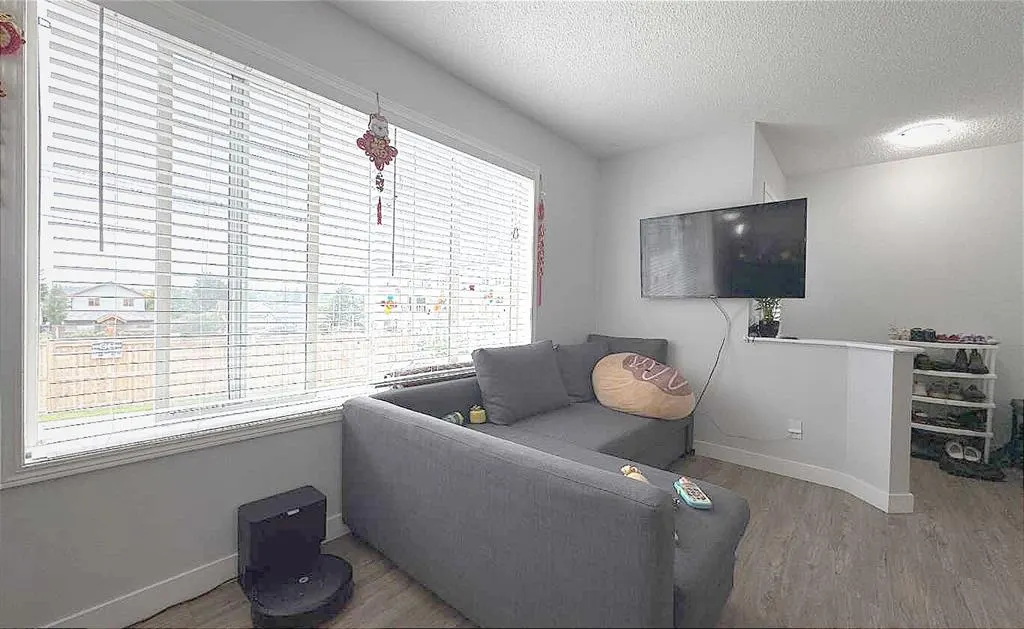 304 Ross Avenue, #8