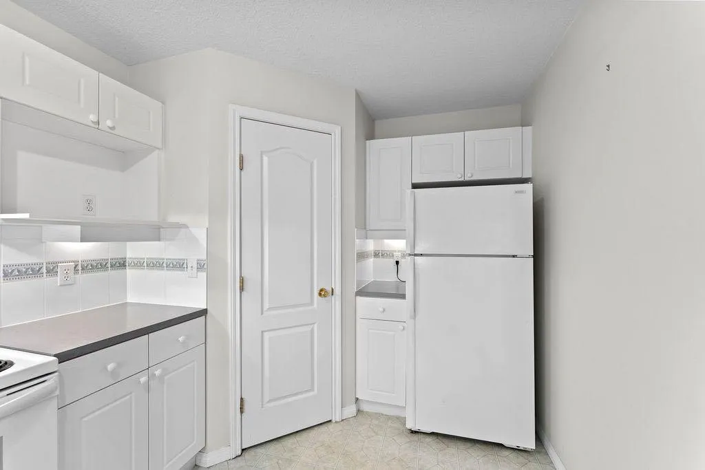 4507 45 Street SW, #109