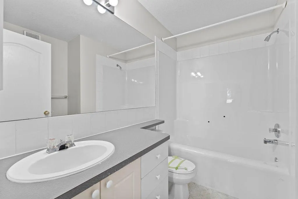 4507 45 Street SW, #109
