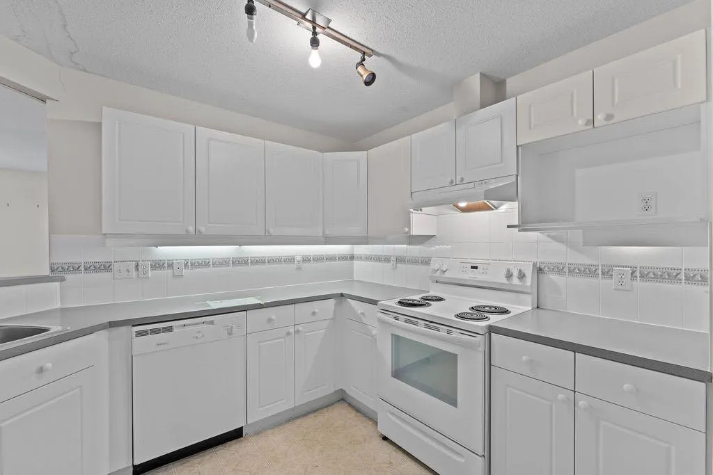 4507 45 Street SW, #109