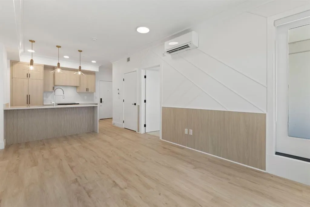 4270 Norford Avenue NW, #1204
