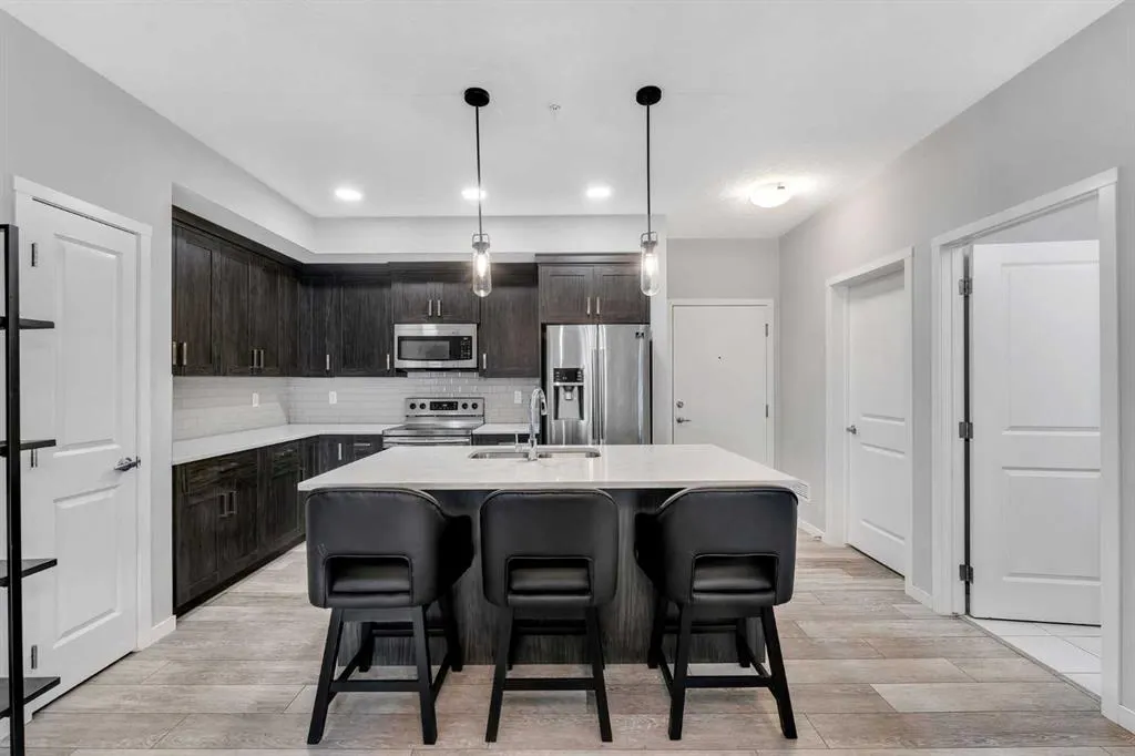 370 Harvest Hills Common NE, #108