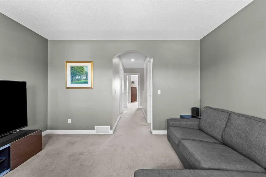 120 Evansdale Way NW
