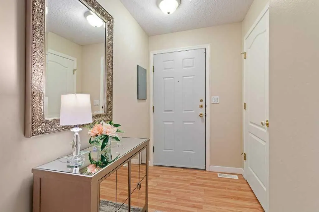 5220 50A Avenue, #606