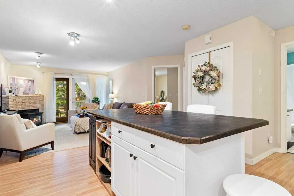 5220 50A Avenue, #606