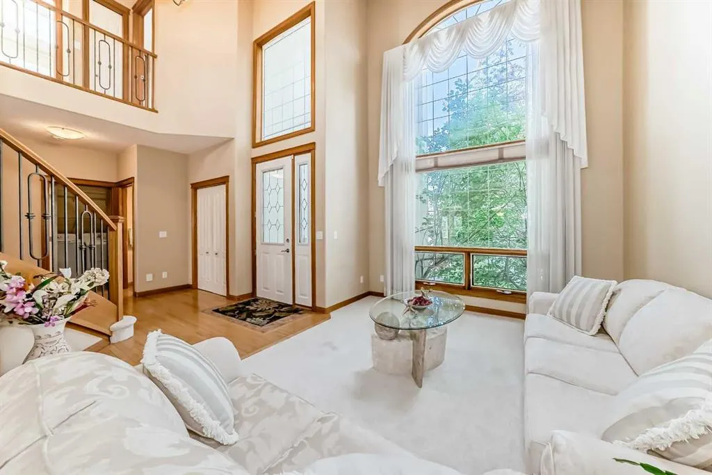 40 Royal Highland Court NW