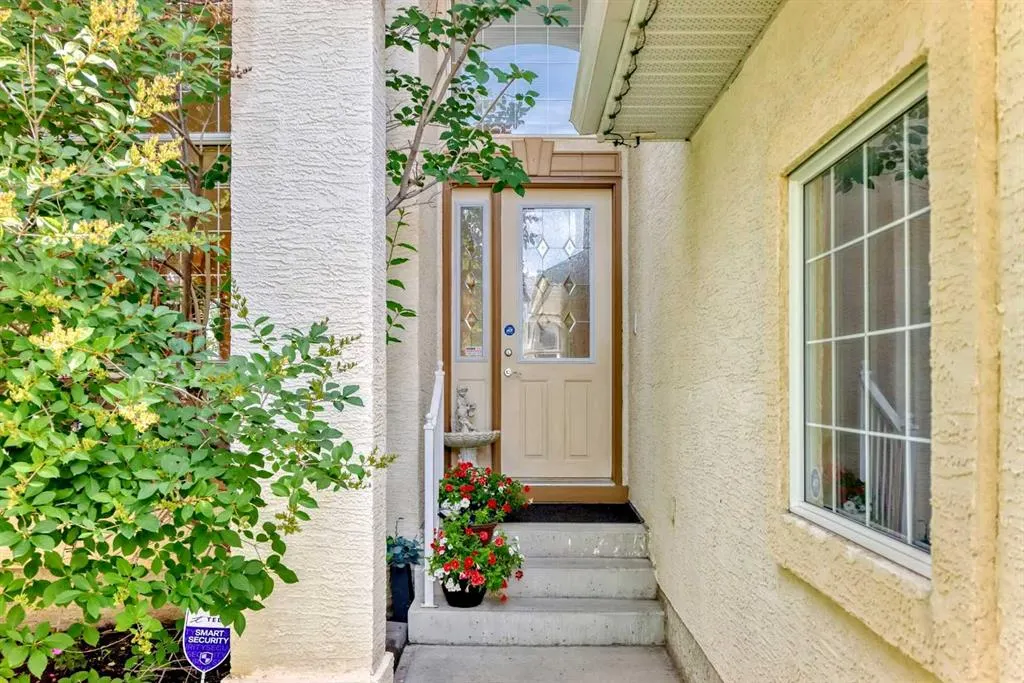 40 Royal Highland Court NW