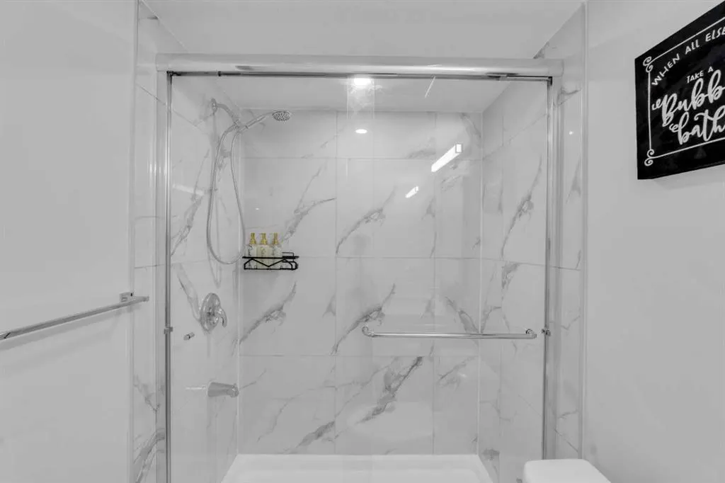 205 Legacy Reach Crescent SE