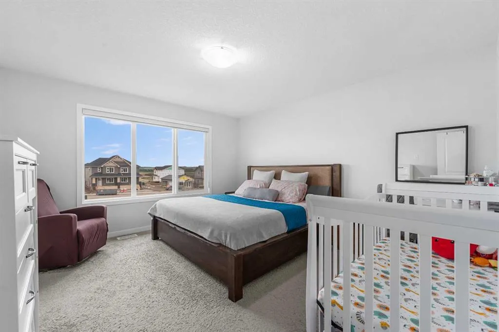205 Legacy Reach Crescent SE