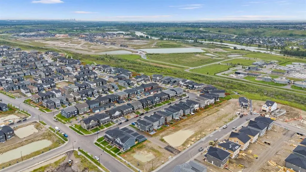 205 Legacy Reach Crescent SE