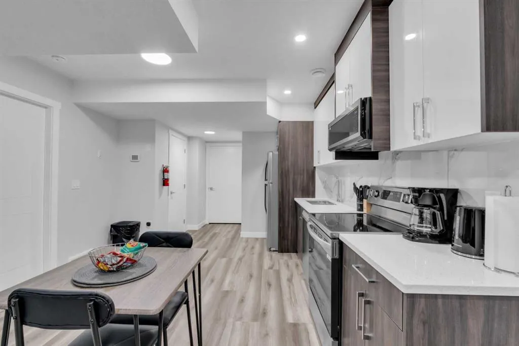205 Legacy Reach Crescent SE