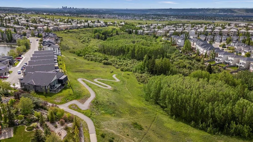 47 Royal Birch Cove NW