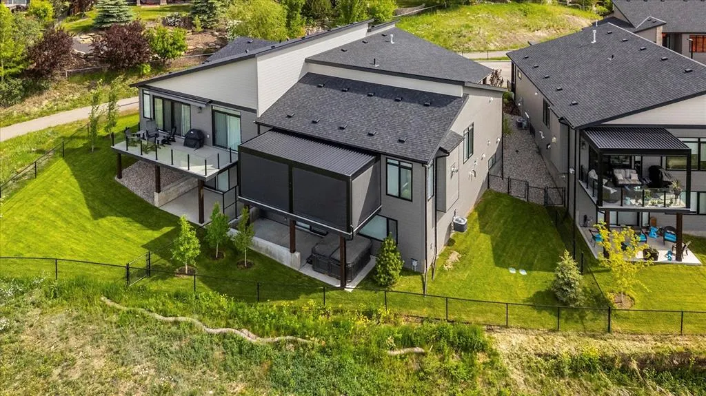 47 Royal Birch Cove NW