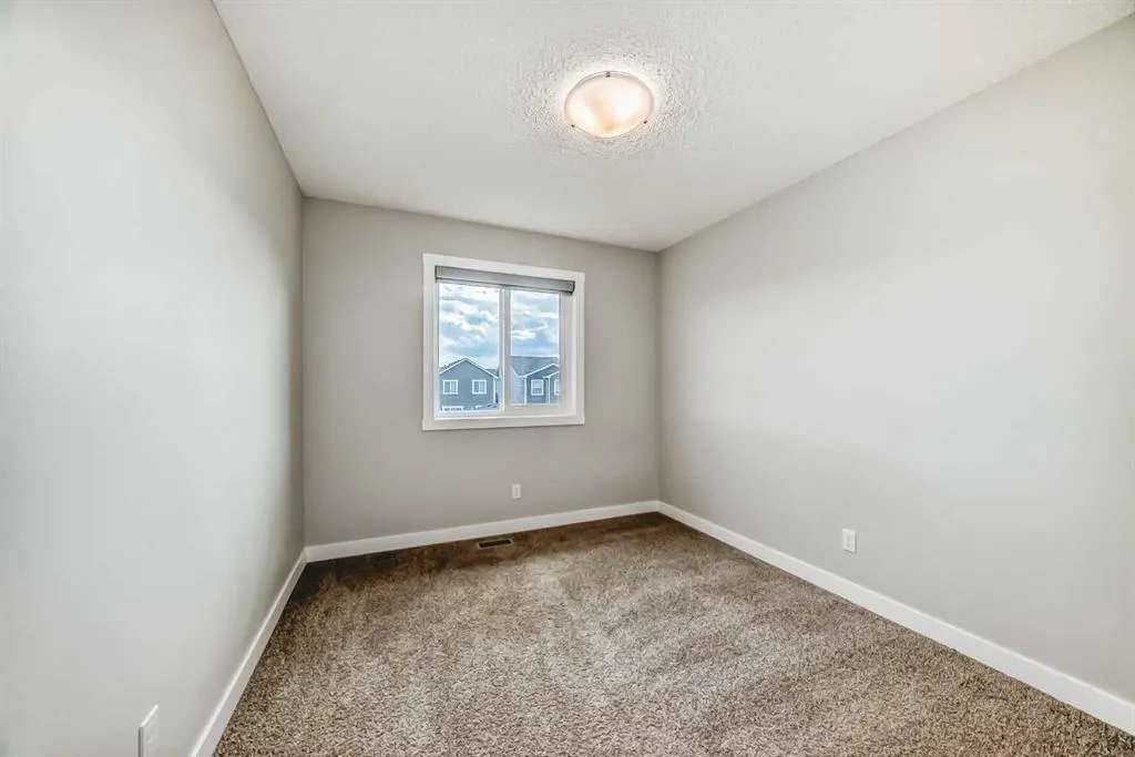 221 Midgrove Mews SW