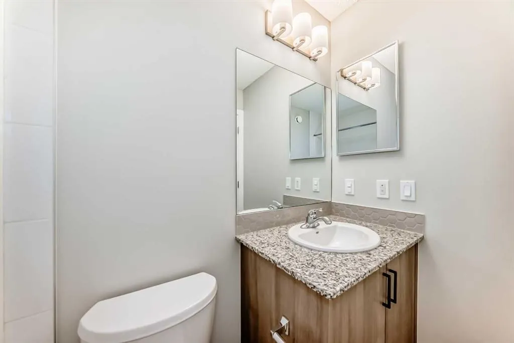 221 Midgrove Mews SW