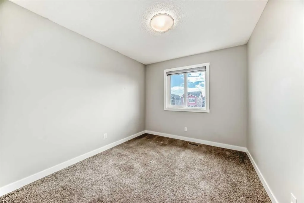 221 Midgrove Mews SW