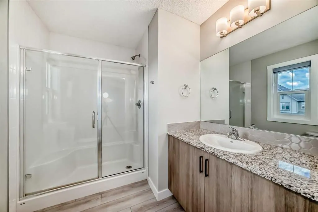 221 Midgrove Mews SW