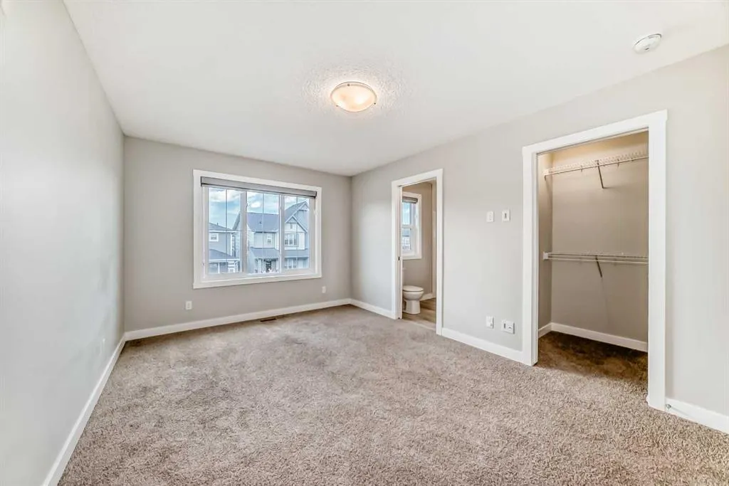 221 Midgrove Mews SW