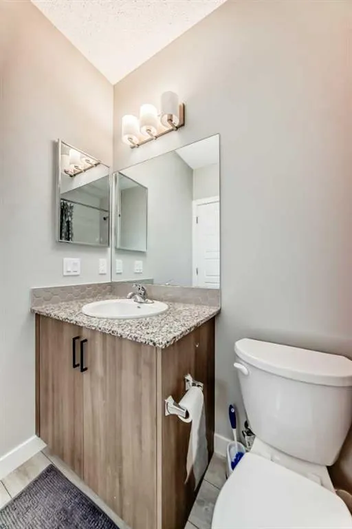 221 Midgrove Mews SW