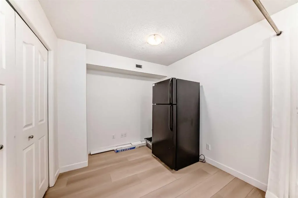 355 Taralake Way NE, #211