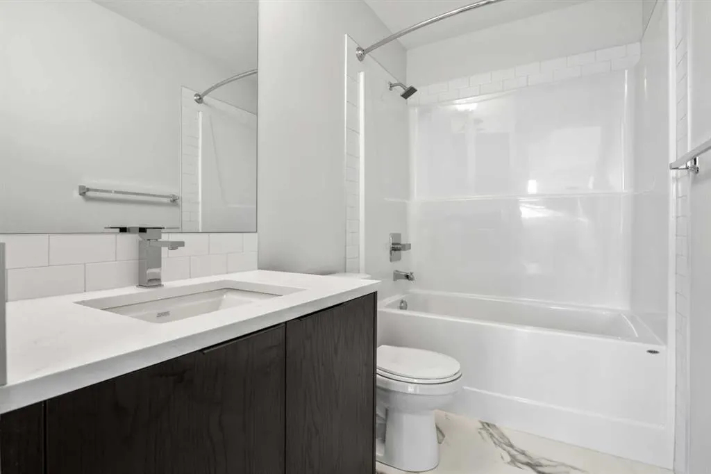 220 Seton Grove SE, #1209