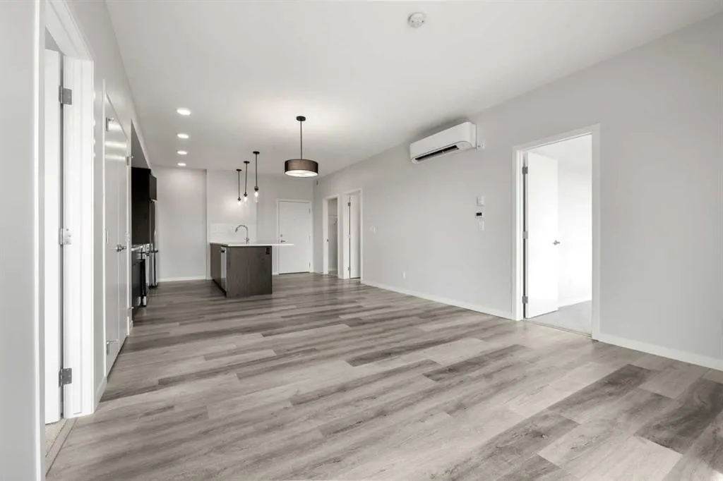 220 Seton Grove SE, #1209