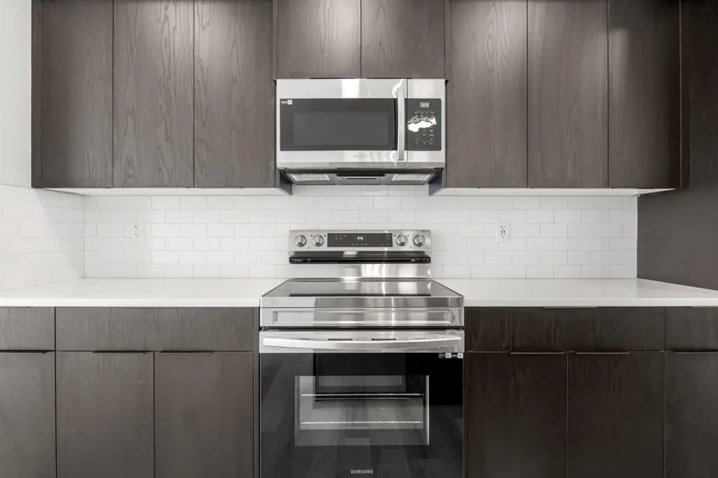220 Seton Grove SE, #1209