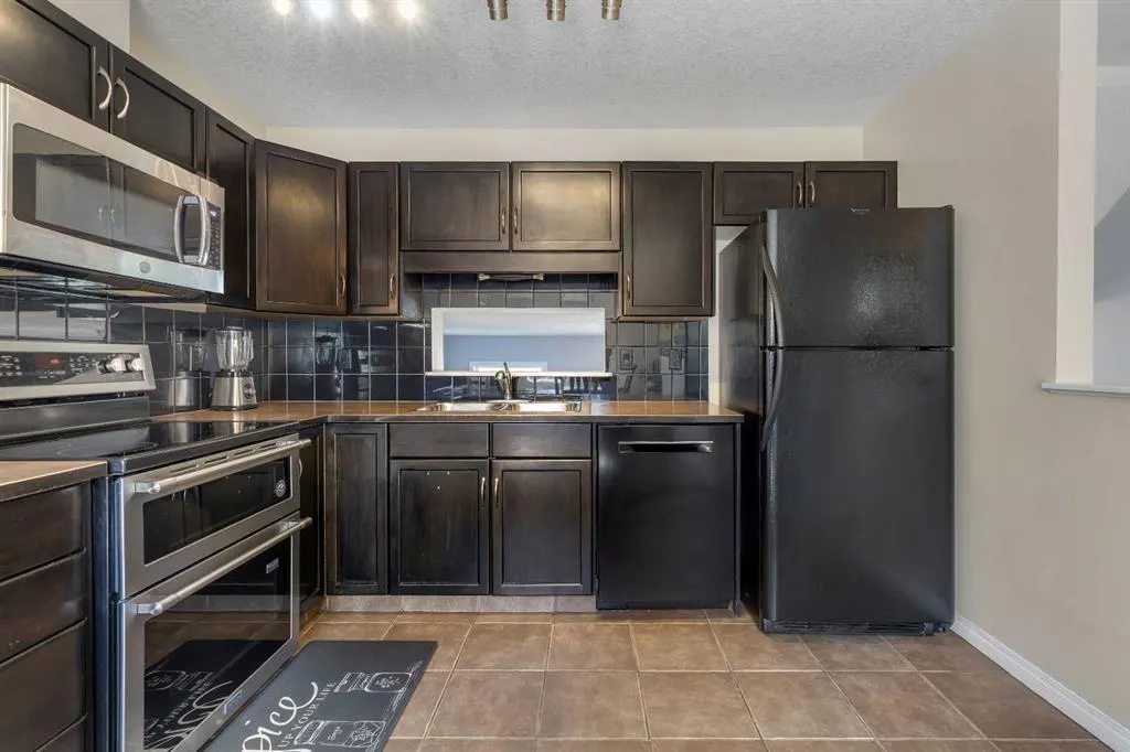 99 Copperfield Court SE