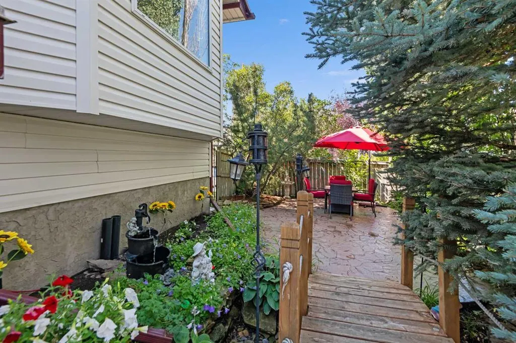 195 Cove Crescent