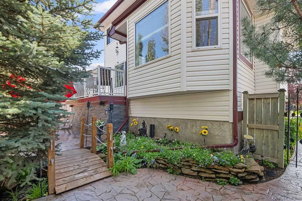 195 Cove Crescent