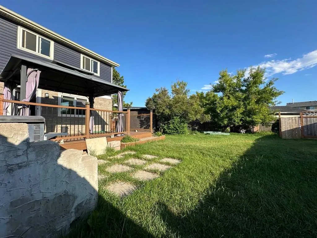 32 Erin Mount Crescent SE