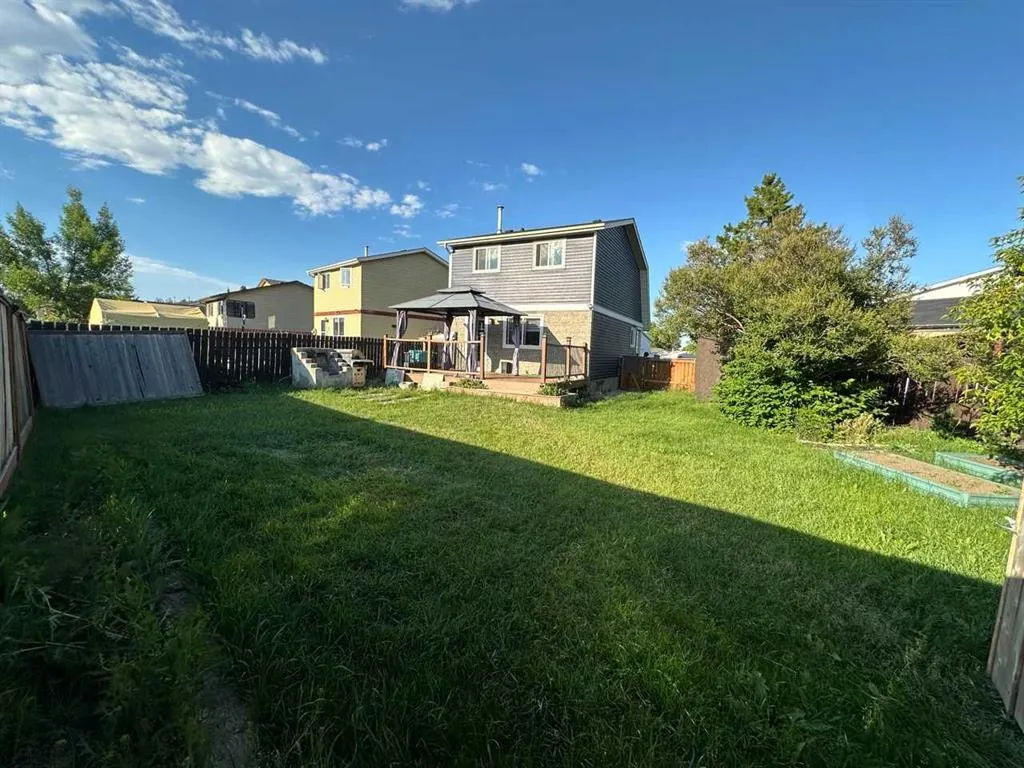 32 Erin Mount Crescent SE