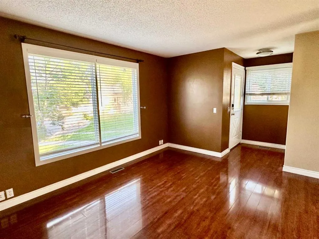 32 Erin Mount Crescent SE