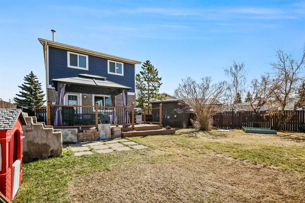 32 Erin Mount Crescent SE