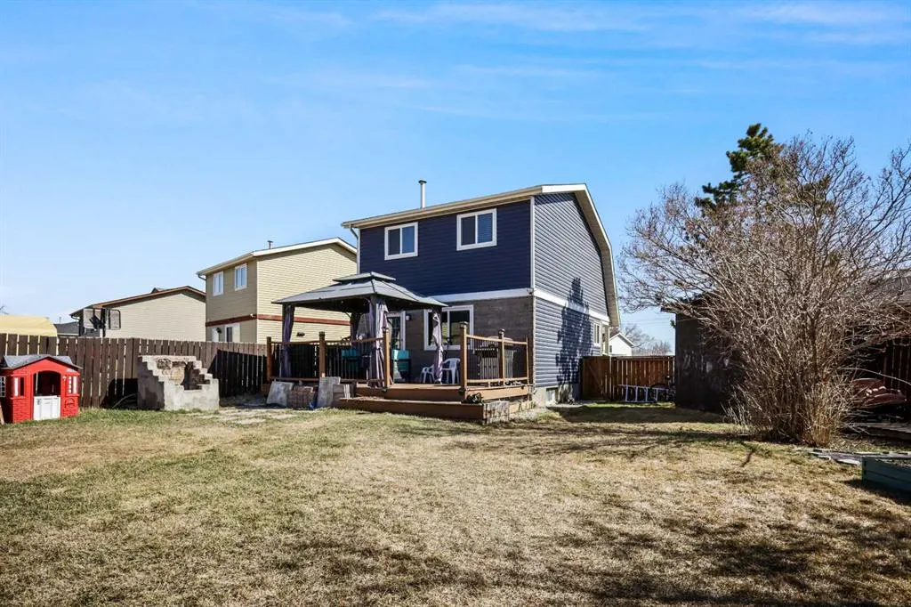 32 Erin Mount Crescent SE