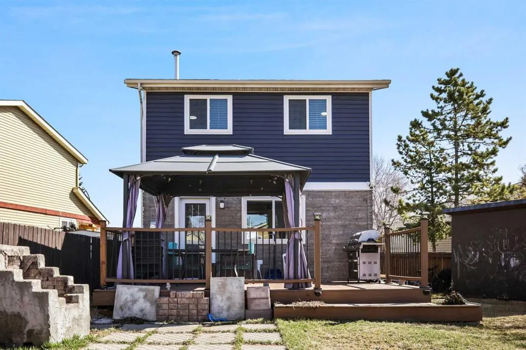 32 Erin Mount Crescent SE