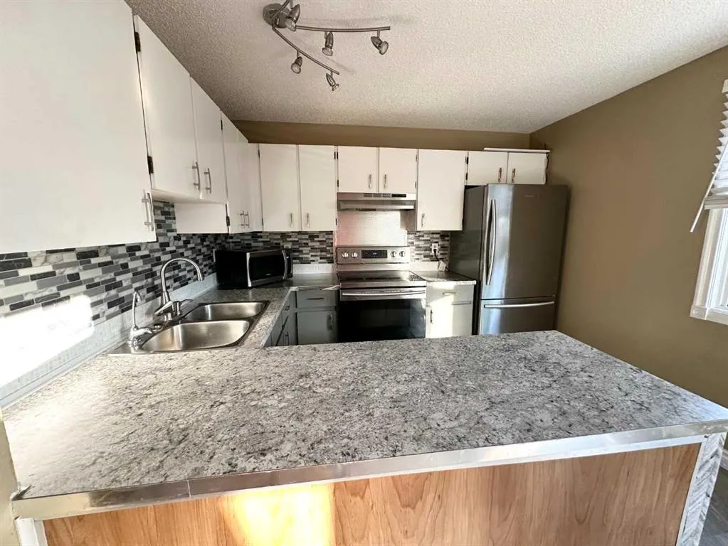 32 Erin Mount Crescent SE
