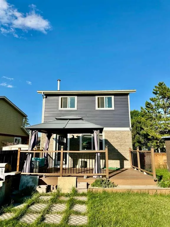 32 Erin Mount Crescent SE