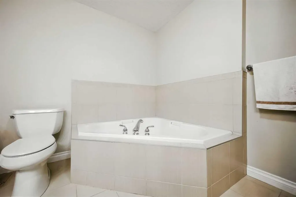 14 Hemlock Crescent SW, #8103