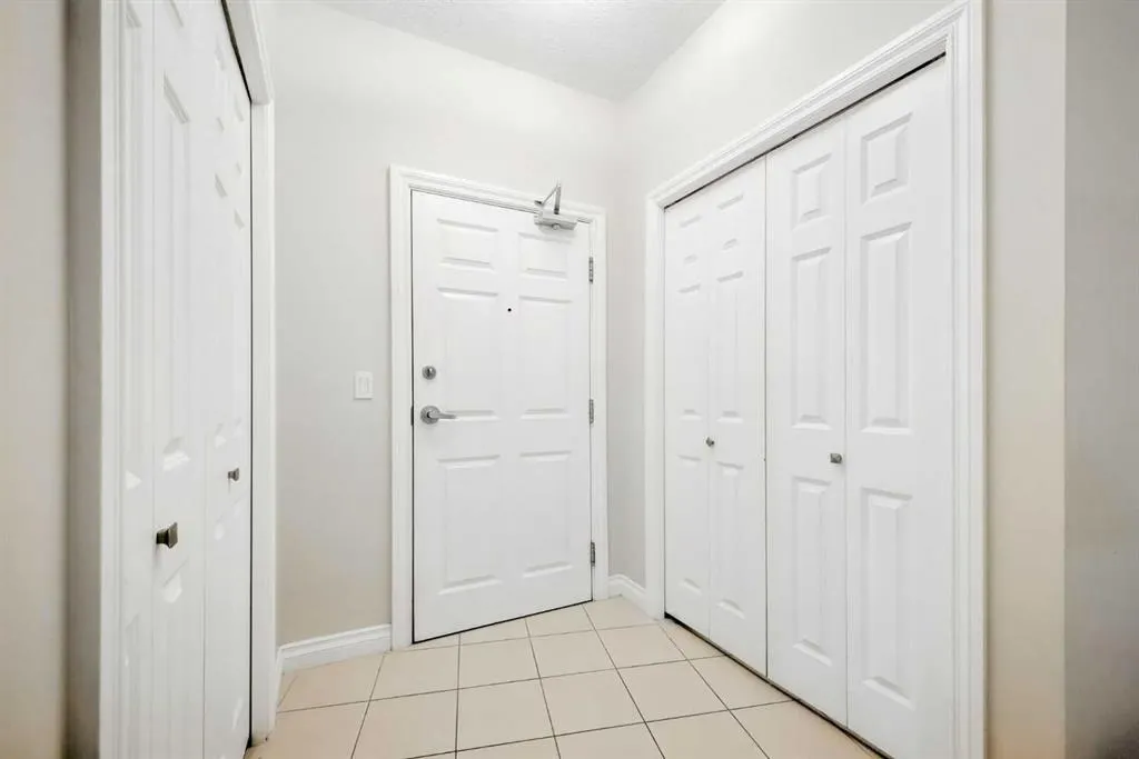 14 Hemlock Crescent SW, #8103
